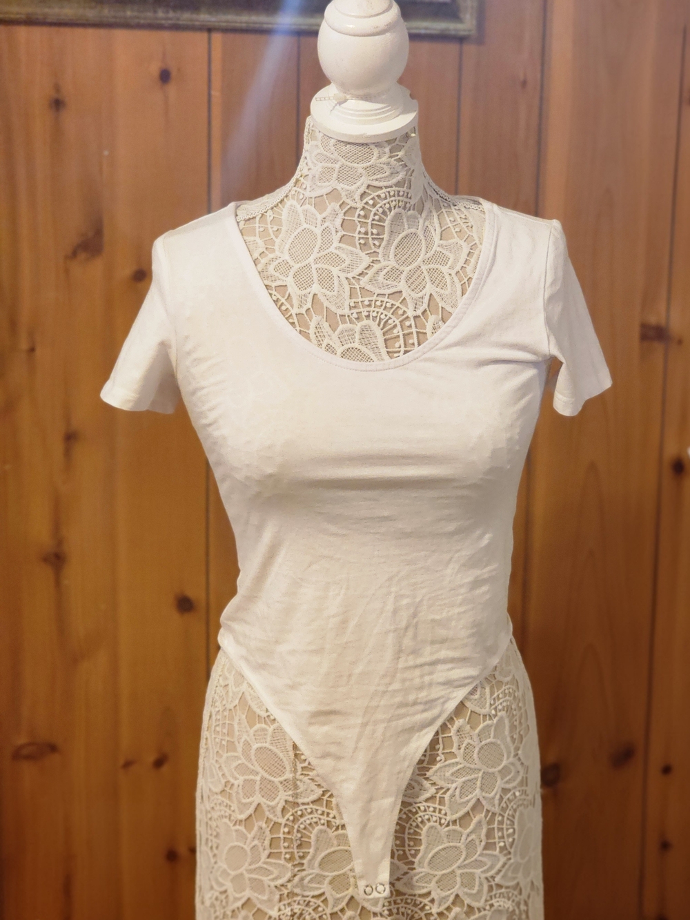 Abound White Short Sleeve Scoop Neck Bodysuit